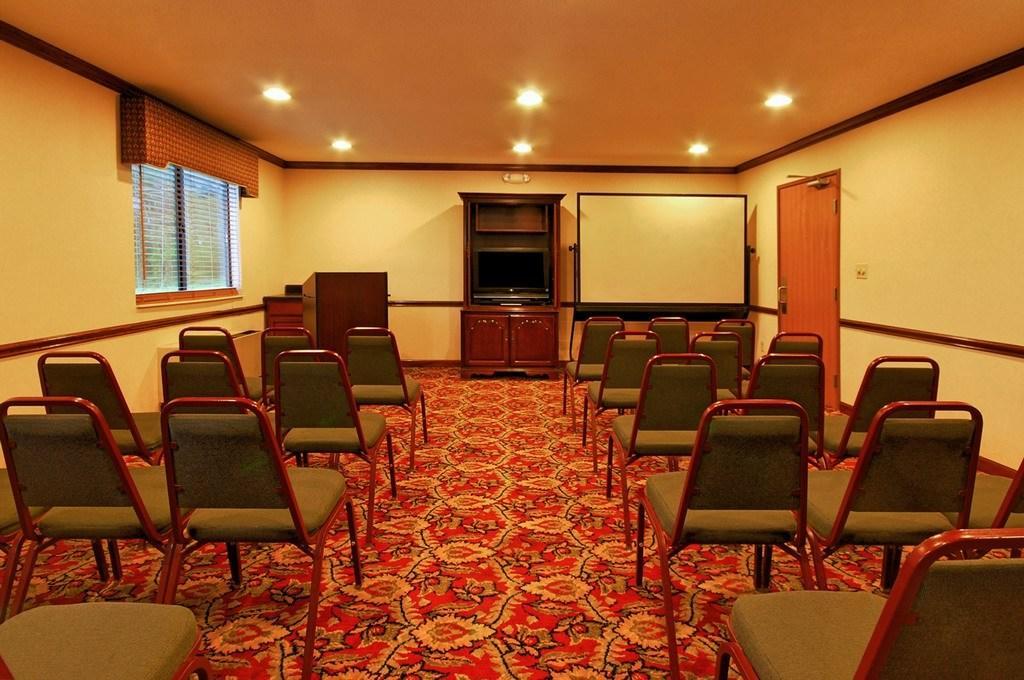 Super 8 By Wyndham Clinton Ξενοδοχείο Εξωτερικό φωτογραφία